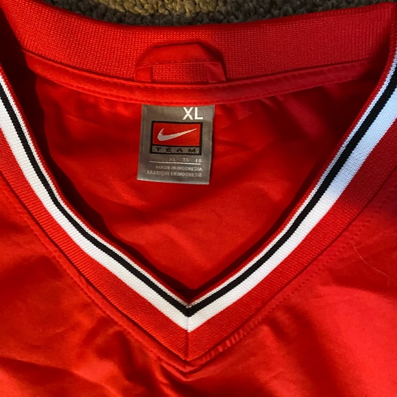 Vintage Y2K Nike Red Wisconsin Pullover - Picture 4 of 5